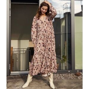 Wilfred Aritzia Barossa Floral Tiered Long-Sleeve Maxi Dress Dusty Pink Brown